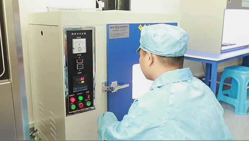 硅膠制品噴有手感油有什么作用？
